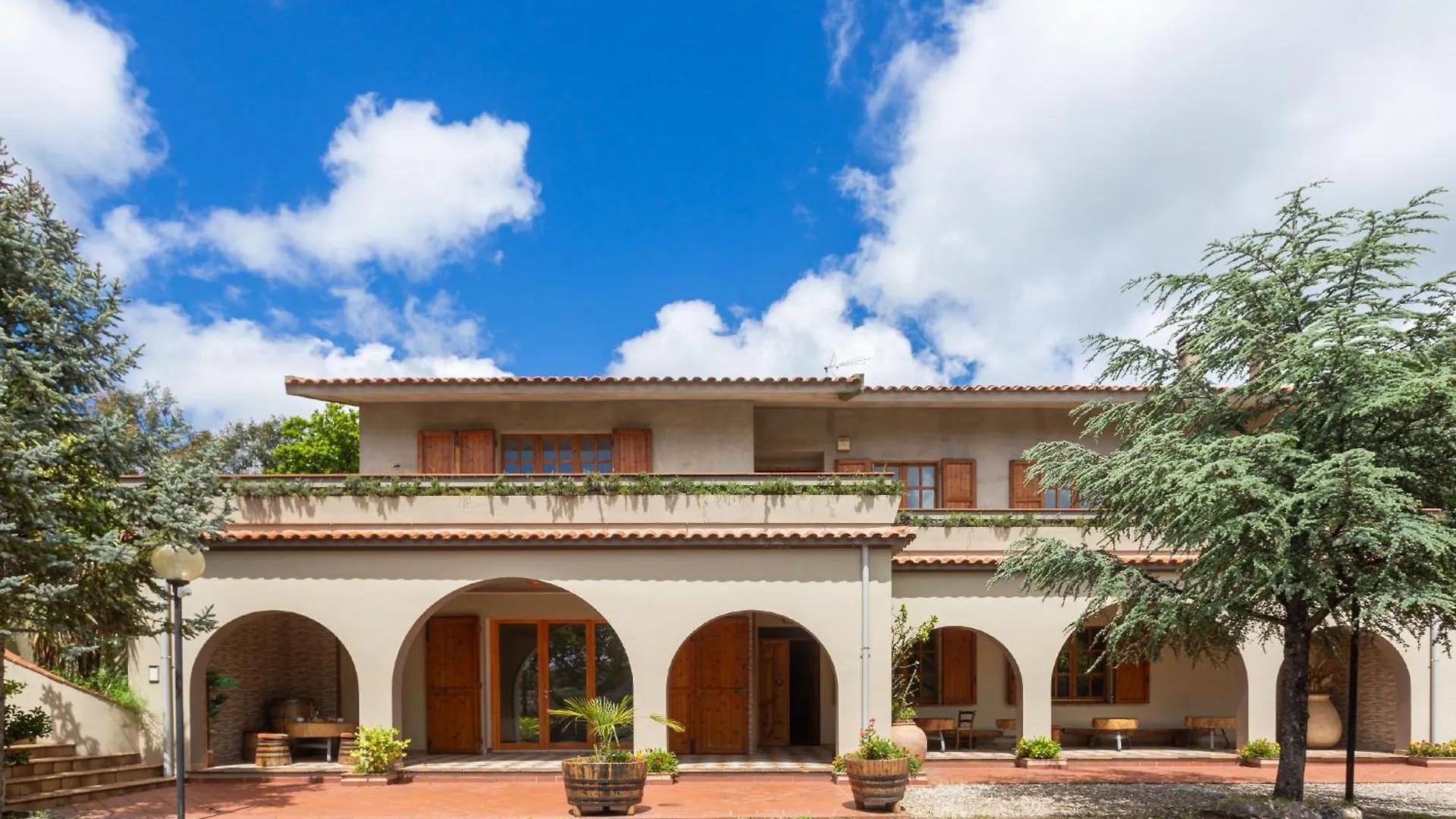 Meravigliosa Villa In Collina Scano Montiferro
