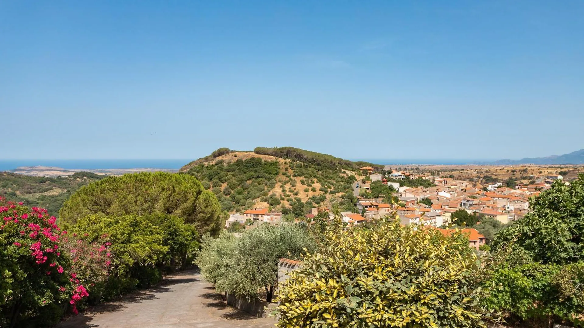 Meravigliosa Villa In Collina Scano Montiferro